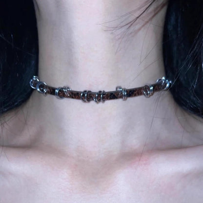Twisting Metal Chain Leather Choker